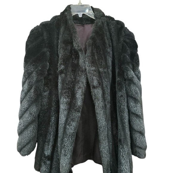 MIRAGE OUTERWEAR FAUX FUR COAT SIZE L - Picture 2 of 9